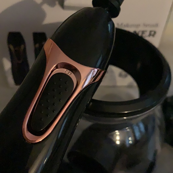 Makeup Brush Cleaner - Picture 11 of 12